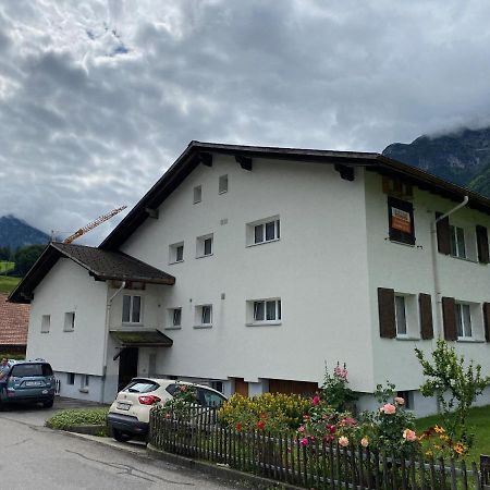 Spring Inn Apartments Meiringen Kültér fotó