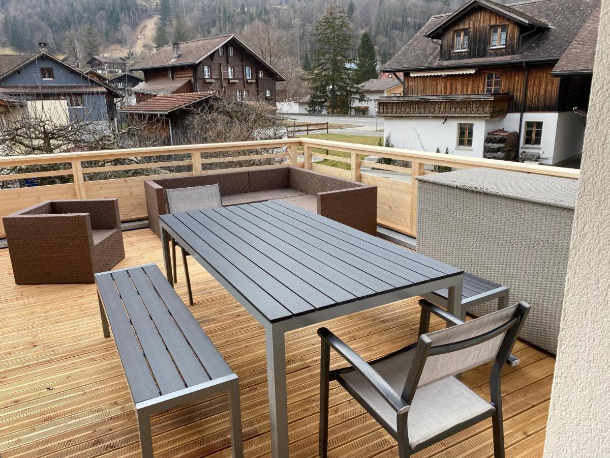 Spring Inn Apartments Meiringen Kültér fotó