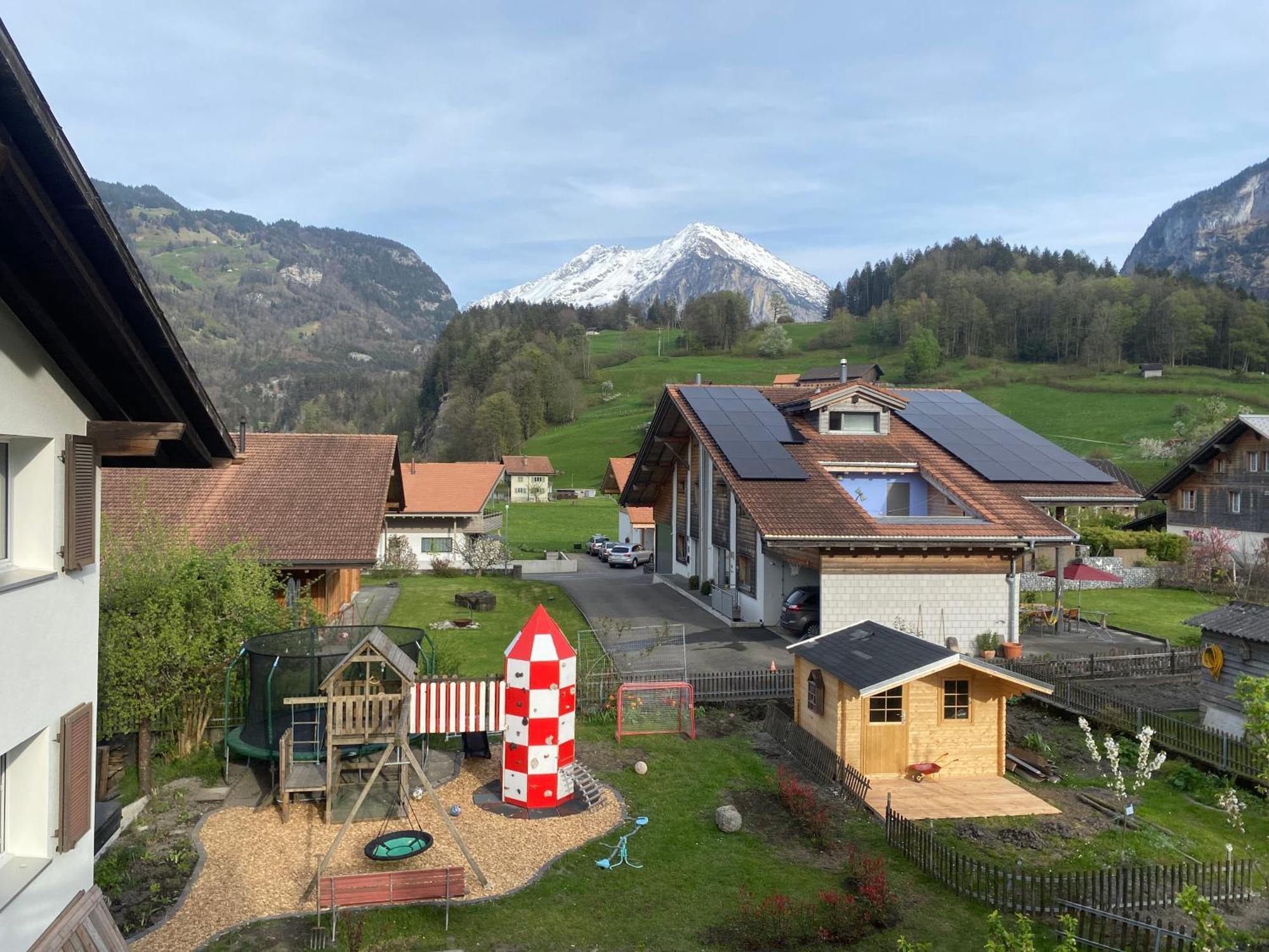 Spring Inn Apartments Meiringen Kültér fotó